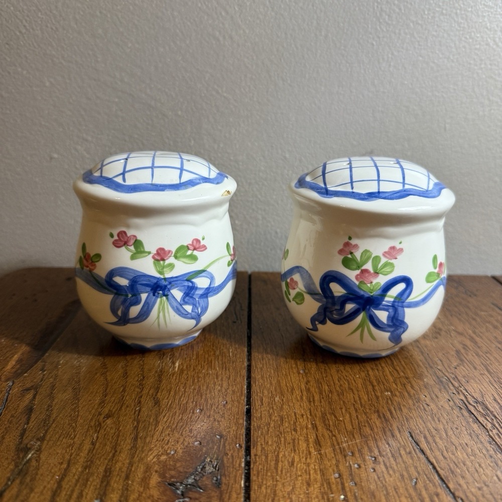 Herend Village Pottery Village Lattice Hill Blue Bow Salt & Pepper Set